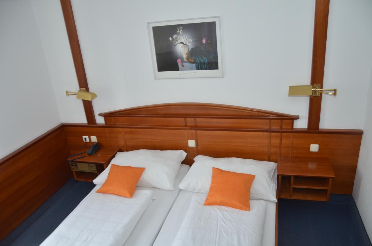 Gasthof Stoeckler Hotel Enns Buitenkant foto